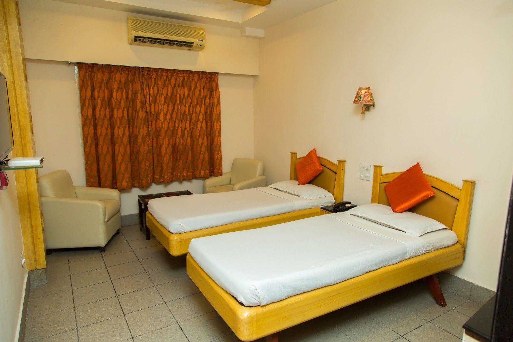 Fabhotel Kinnera Comforts Railway Station Visakhapatnam Exterior foto
